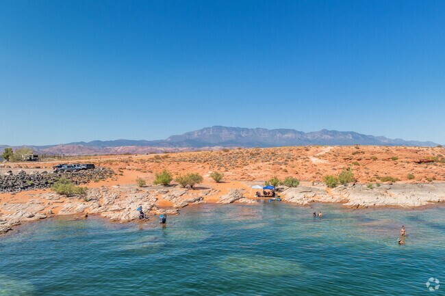 Dixie Springs offers warm water reservoirs perfect for swimming.