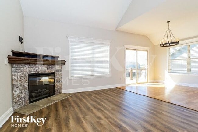 10511 Augusta Dr, Kansas City, KS 66109 - photo 3