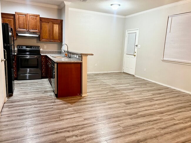 2324 Aldergate Dr, Arlington, TX 76012 - photo 2