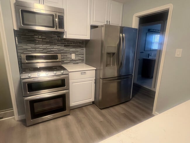 8075 Freda St, Detroit, MI 48204 - photo 6