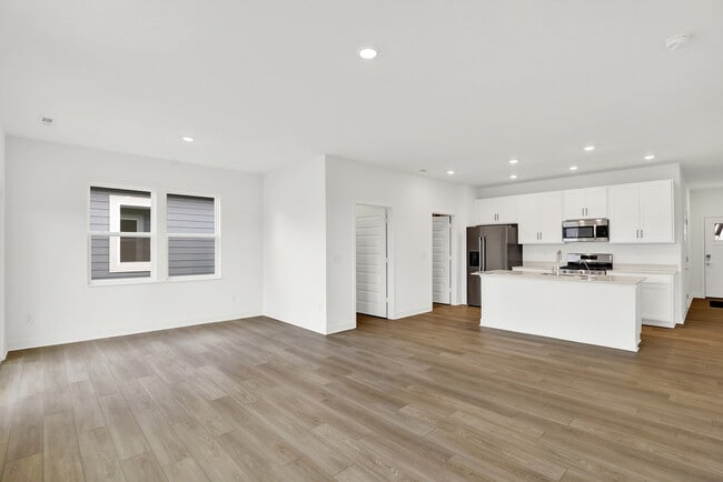 5262 Nettleton Way, Avon, IN 46123 - photo 6