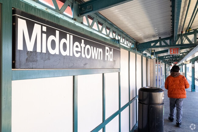 The Middleton 6 Train Station is Nearby.
