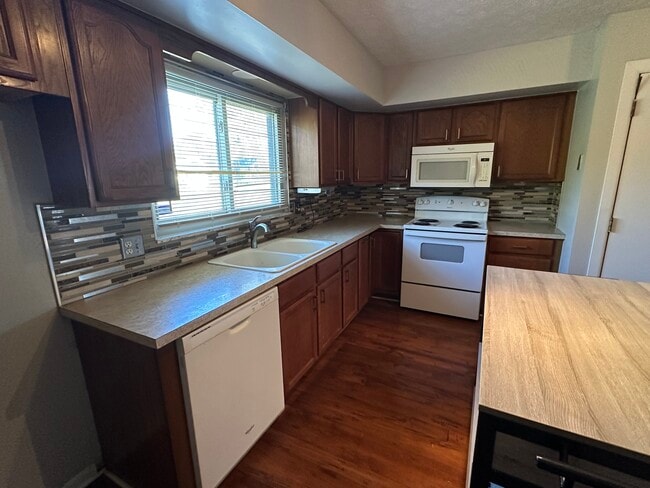 5531 Karl Rd, Columbus, OH 43229 - photo 4