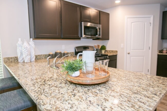 307 Rusty Plow Ln, Perry, GA 31069 - photo 2