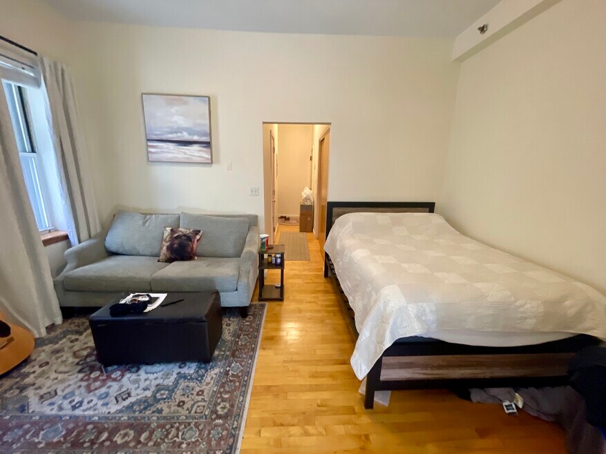 212 Chestnut Ave unit 5, Jamaica Plain, MA 02130 - photo 1