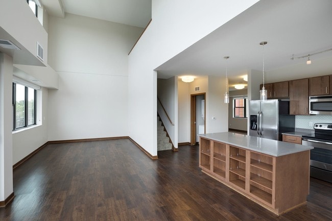 Ellipse on Excelsior and E2, Saint Louis Park, MN 55416 - photo 3