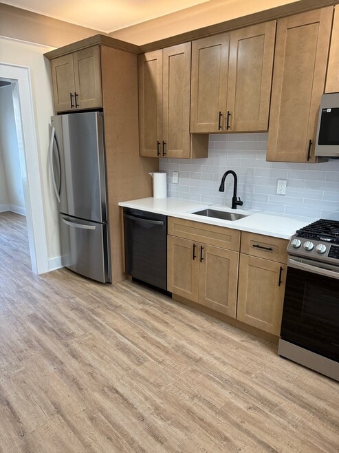 78 Jefferson St unit 2, Newark, NJ 07105 - photo 1
