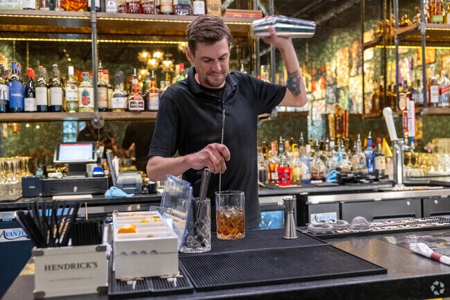 Red Door Grille offers fresh food and cocktails to the residents of Livingston Park.