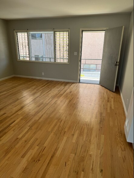 1815 Greenfield Ave, Los Angeles, CA 90025