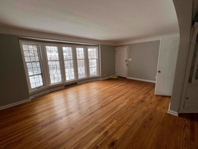 19442 Winslow Rd unit 1, Shaker Heights, OH 44122 - photo 4