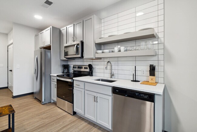 423 E Michigan St unit ID1032099P, Indianapolis, IN 46204 - photo 5