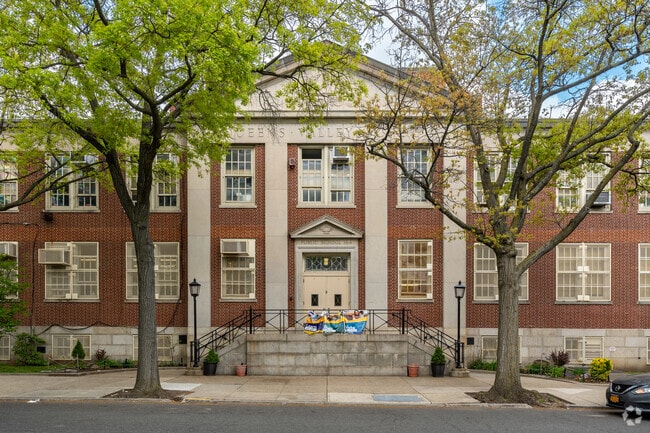 Ps 164 Queens Valley is a great school choice for Kew Gardens Hills residents.