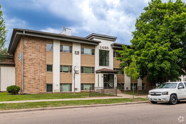 Many residents of the Roosevelt-Phalen Center choose apartment living.