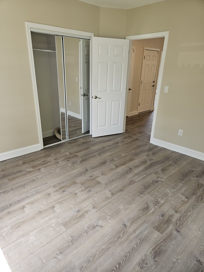 15 Warsaw Ave unit 2, Manchester, NH 03103 - photo 5