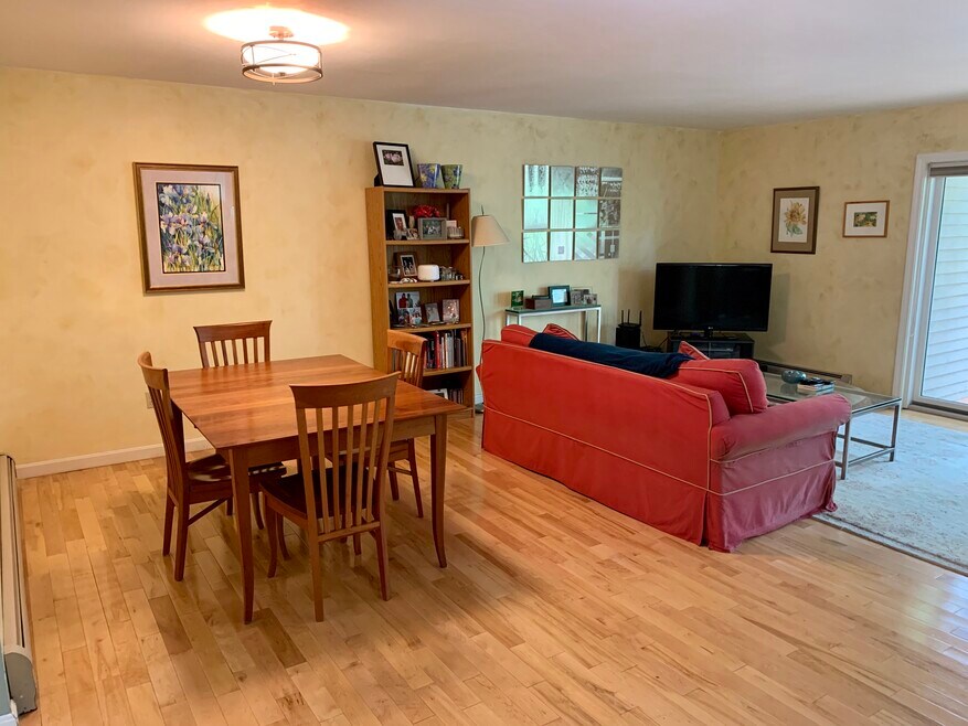 Living Room/Dining Room