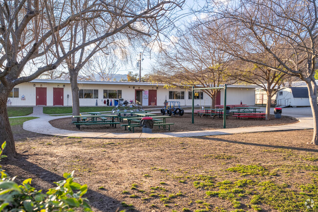 The student-teacher ratio at Topa Topa Elementary is 24:1.