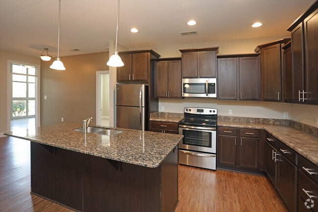 37 West Apartments, Forest, VA 24551 - photo 3