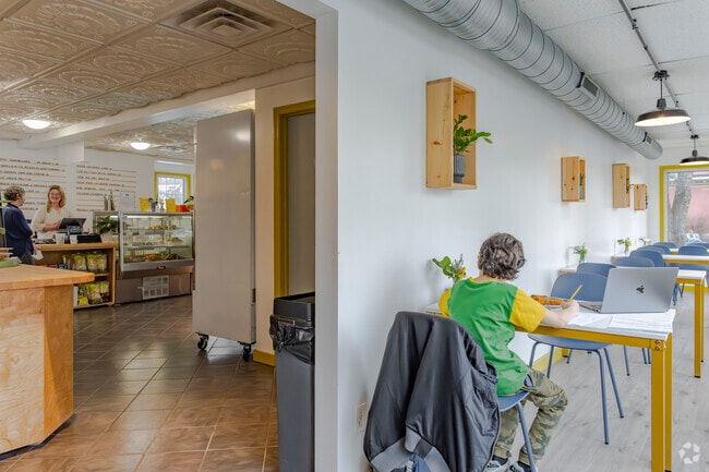 Misto Eats is an amazing eatery in Red Hook with various seating options.