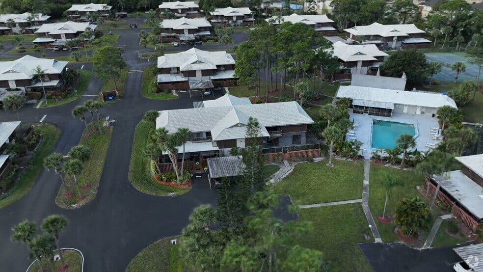 1803 SE Sir Lancelot Dr unit C, Port Saint Lucie, FL 34952 - photo 2