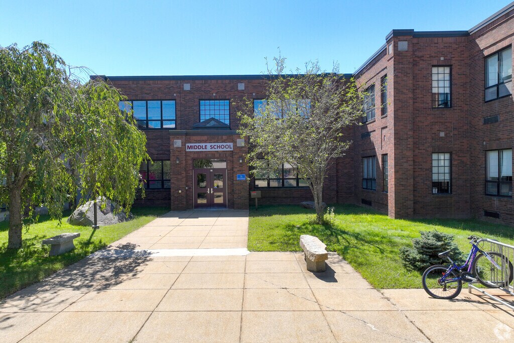 Rockport Middle is a public school located in Rockport, MA, which is in a large suburb setting.