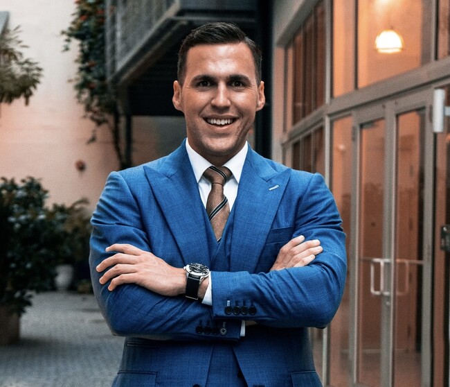 Agent Photo