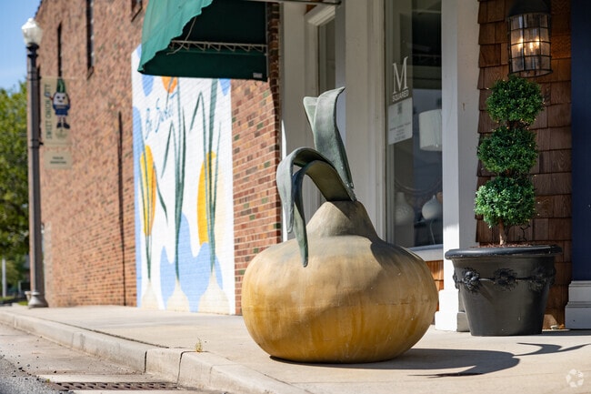 Onion art can be seen throughout Vidalia.