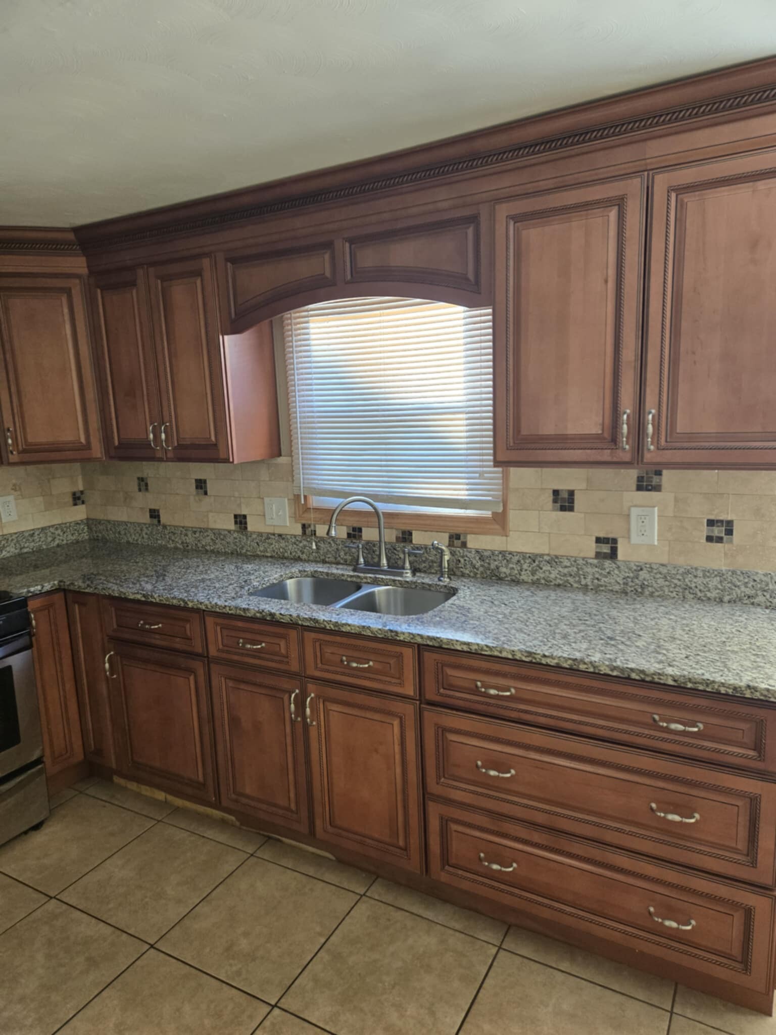 144 Osgood Ave unit 1st floor, New Britain, CT 06053 - photo 1