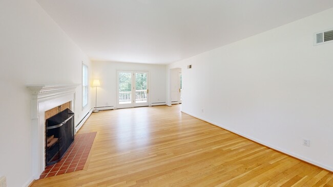 8007 Lewinsville Rd, McLean, VA 22102 - photo 2