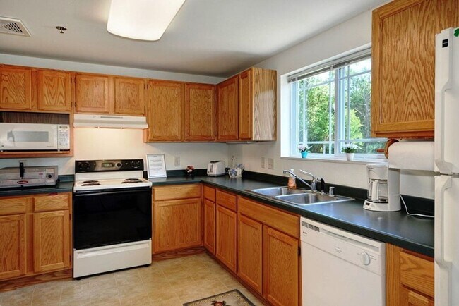 328 Prairie Meadows II - III Senior Living Apartments, Germantown, WI 53022 - photo 4