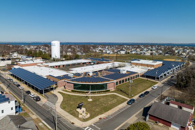 Memorial School in Union Beach earns a B-minus on Niche.