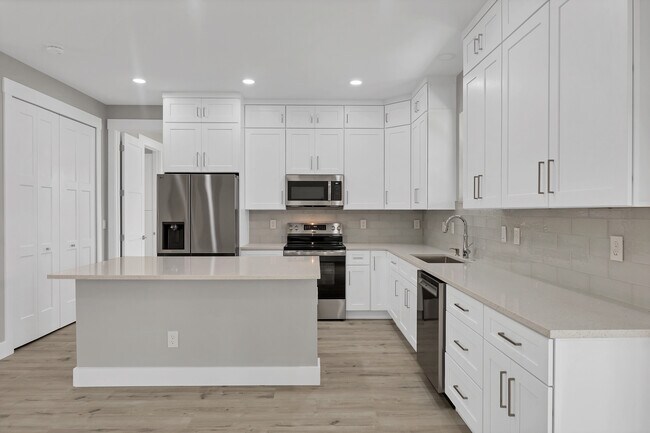 7807 Chesebro Ave, North Port, FL 34287 - photo 5