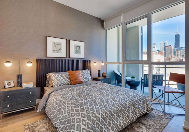 749 N Hudson Ave, Chicago, IL 60610 - photo 6