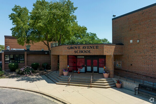 The Grove Avenue Elementary School is a great starting spot for children of South Barrington.