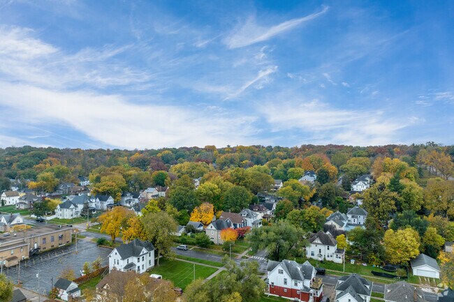 Keystone’s prime location offers both quiet streets and city convenience.