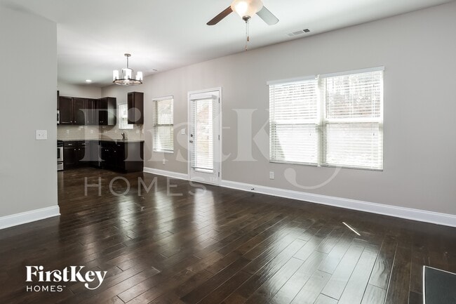 4186 Woodland Park Dr SW, Atlanta, GA 30331 - photo 6