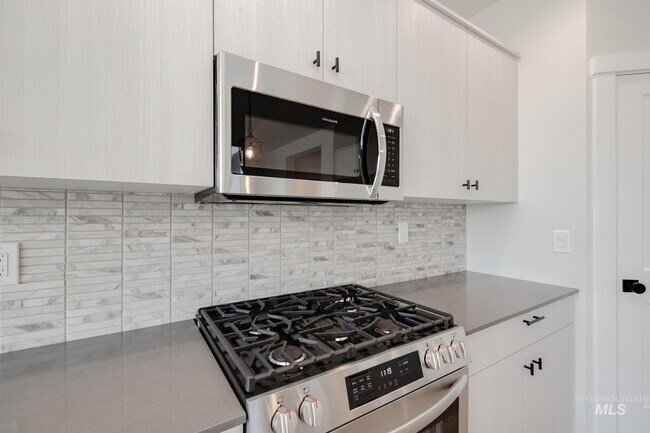 7280 W Crested Eagle Dr, Boise, ID 83709 - photo 5