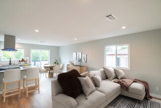 5847 Willoughby Ave, Los Angeles, CA 90038