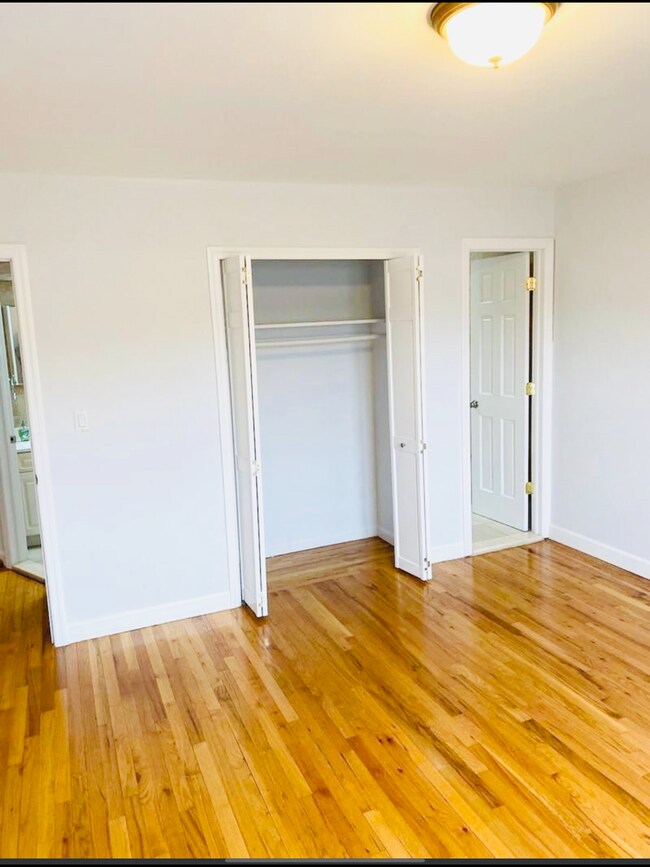 3130 37th St unit 3, Astoria, NY 11103 - photo 7