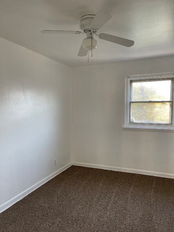 7xxx Brockton Rd unit 2nd Flr, Philadelphia, PA 19151 - photo 3