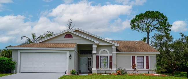 8141 Golf Club Ct, Hudson, FL 34667 - photo 2