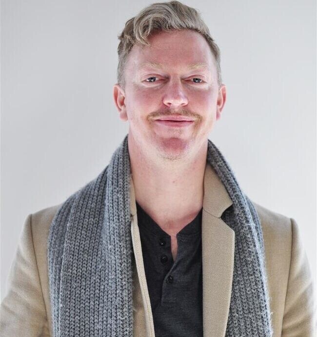 Agent Photo