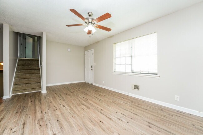 2081 Countydown Ln, Stone Mountain, GA 30088 - photo 6