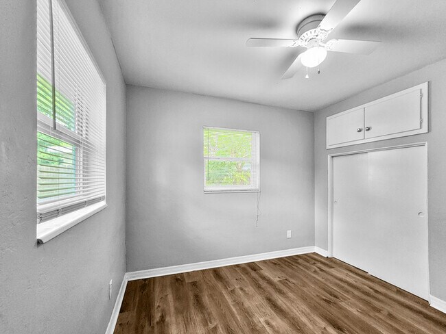 10849 60th Ave N, Seminole, FL 33772 - photo 7