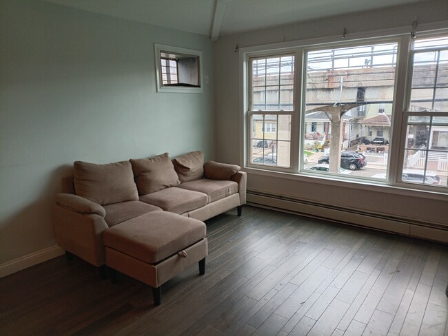 9214 Rockaway Fwy unit Rockaway beach 3 bed, Rockaway Beach, NY 11693 - photo 2