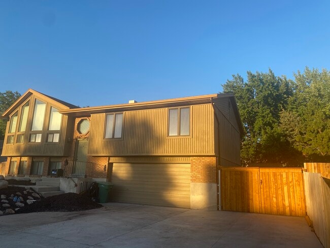 10129 S 2165 E, Sandy, UT 84092 - photo 2