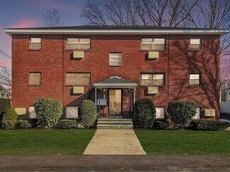 8 Friend St Unit 4, Waltham, MA 02453