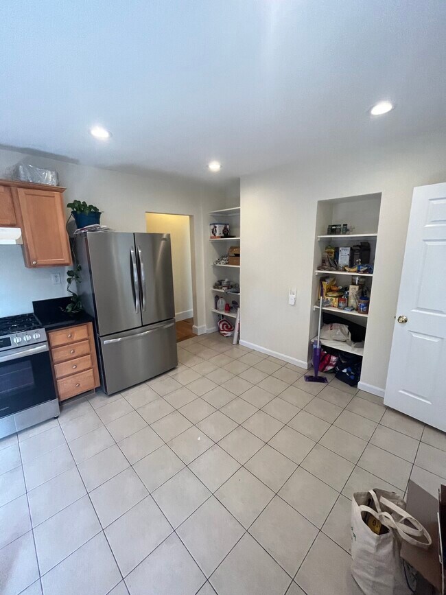 11 Irving St, Watertown, MA 02472 - photo 3