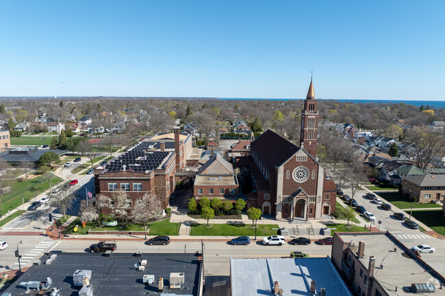 Milwaukee students can attend St Robert Elementary School.