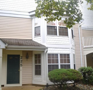 225 Tulip Ln, Freehold, NJ 07728