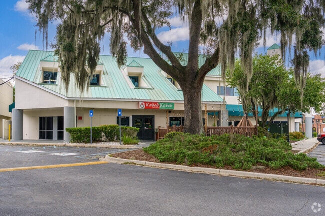 Kabob and Kabob is a top-rated Mediterranean Restaurant in Skyland Terrace-Greenway Park.